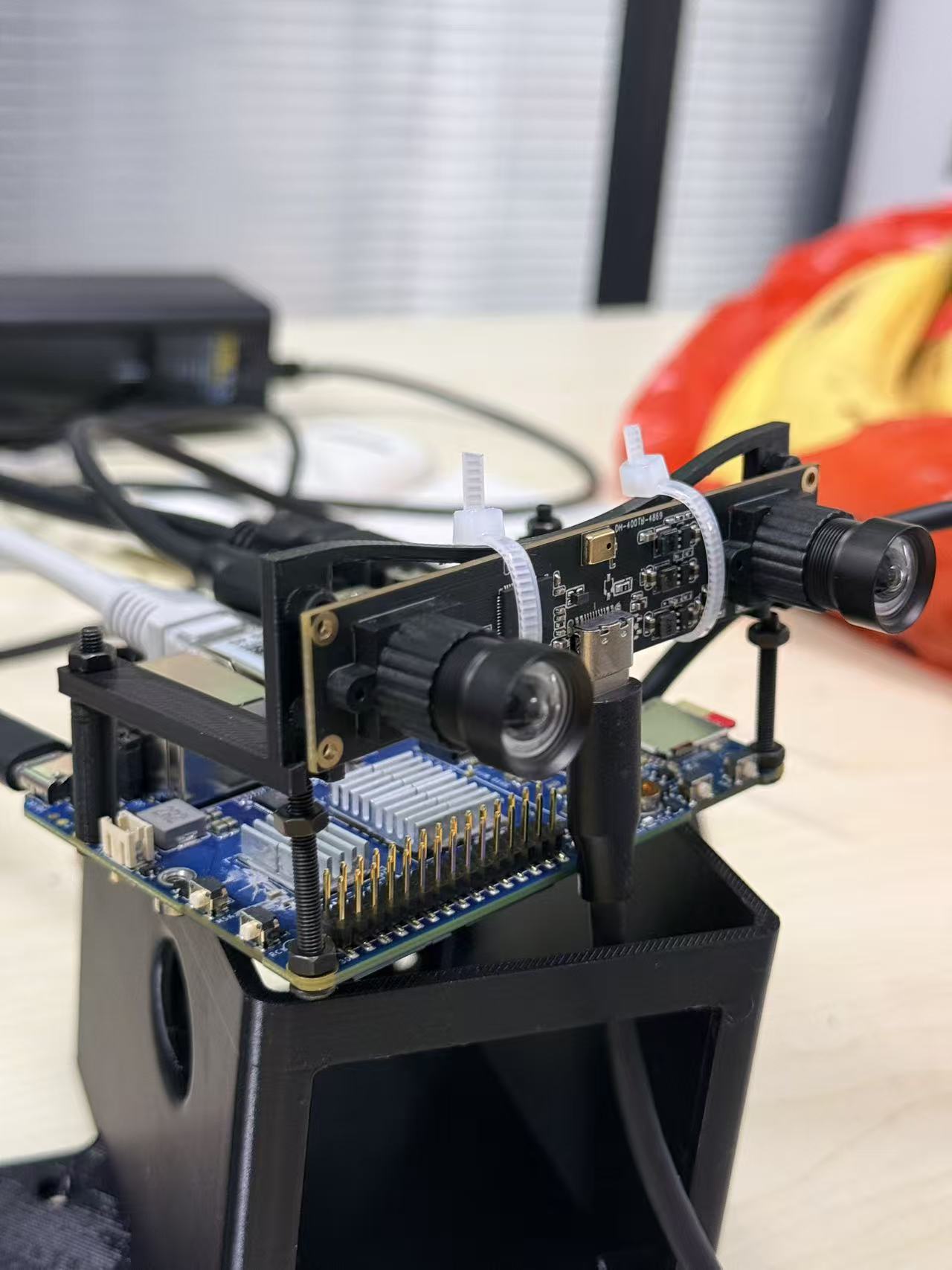 OV4689 USB 双目相机与 NanoPi M5 工程原型近景